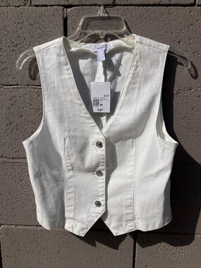Forever 21 White Sleeveless Vest Top